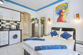Rare 2BD Marina Hotspot With Pool, Fast Free WIFI & Balcony - 2 Kitchens & 2 Bathrooms - Western Standards - Sheraton Plaza 414-415